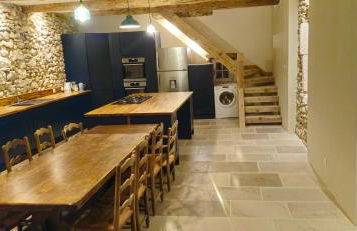 Beautiful Farmhouse with large swimming pool within walking distance of a charming, lively village - Foto 12