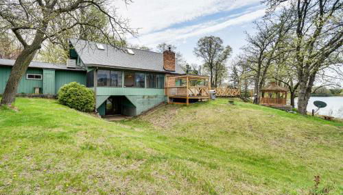 Love Lake Retreat with Hot Tub in New Richmond! - Foto 4