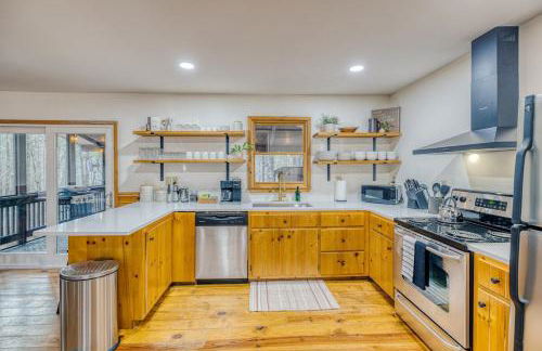 Cozy Cabin With Hot Tub, Grill, Fire Pit & Game Room - Foto 6