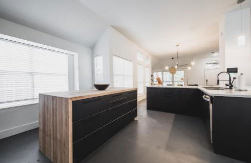 Sophisticated Minimalist Modern Home w/pool and spa - Foto 61