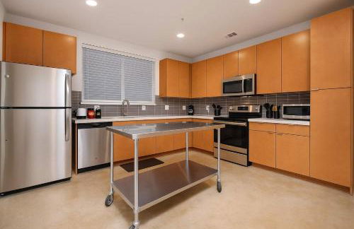 Downtown SA 2BR for 9 Pool Gym Free Parking Near River Walk - Photo 6