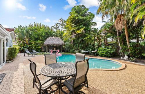 Solar Heated Pool Spa Tiki Hut Huge Backyard Hammock Retro Bikes - Foto 9