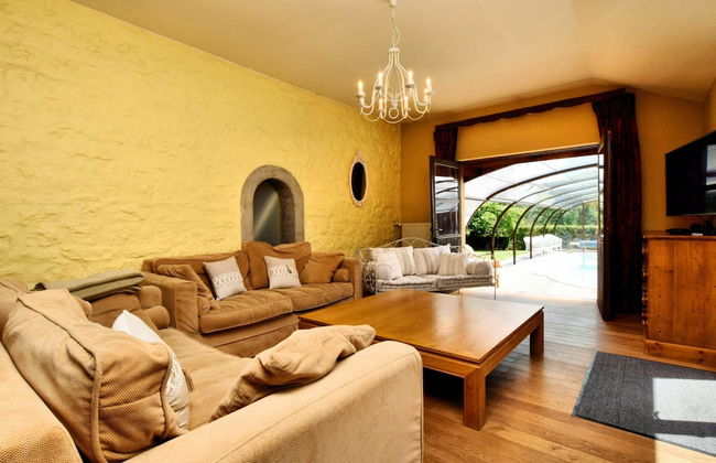 Magnificent Holiday Home in Baronville With Heated Pool & Billiards - Photo 20