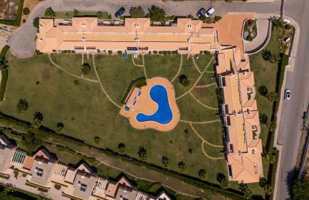 Apartamento no Condomínio Baia Village com Piscina - Foto 32