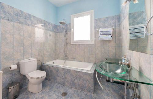 Greek Style Ground Floor Apartment & Pool - Foto 39