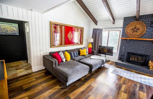 The Mammoth House - Photo 20