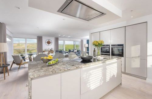 Sandyford, Holywell Bay - Sea Views - Walk to Beach - 2 Pets Allowed - Free Parking and WiFi - Foto 14