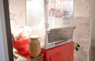 Reno's Biggest Little House - Cozy Home Theatre - Foto 70