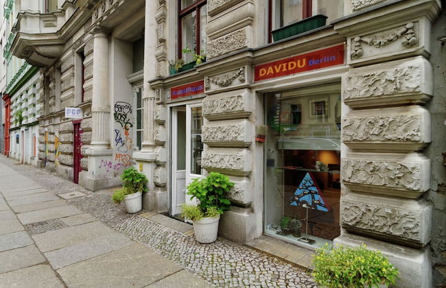 Contemporary Apartment in Kreuzberg, Berlin - Photo 1