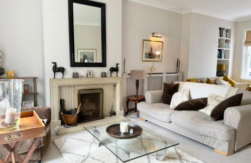 Tranquil Seaside Cottage by NewFo - Photo 2