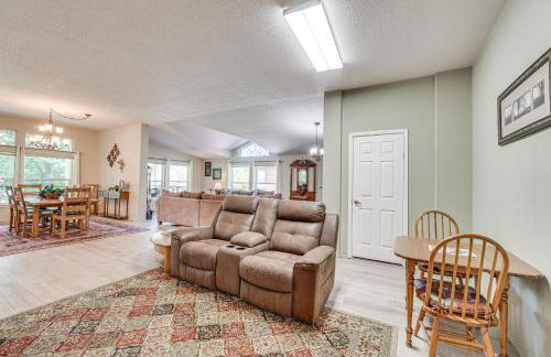 Waterfront Shady Cove Home with Fishing Deck! - Foto 6