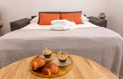 21 Sleeps Private Pool Villa & BBQ Near Barcelona - Foto 59