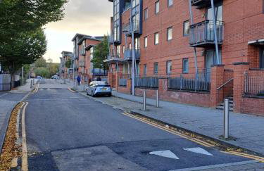 ParkCentral Birmingham City Centre - near Chinatown - private gated free parking - Photo 34