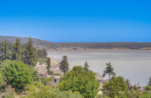 Spacious Camano Home with Hot Tub and Water Views! - Foto 34