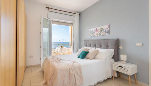 Unicorn House - Stunning sea view with pool - Foto 4, towels, wardrobe