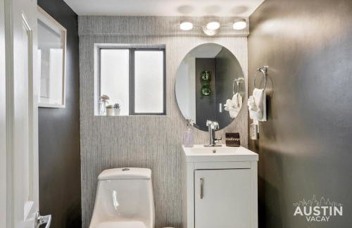 Prime Location w King Accommodations Near Downtown - Foto 2