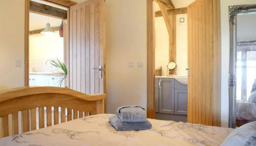 Rushmoor Lodge - Photo 5