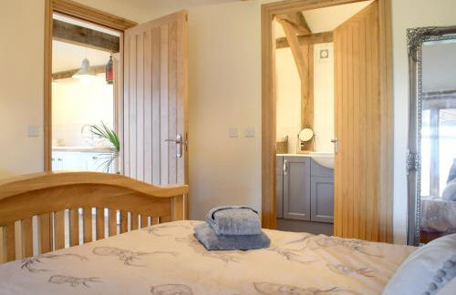 Rushmoor Lodge - Photo 5