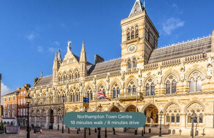 Stylish Duplex Apartment - Excellent Location - Free Parking, Virgin TV, Fast Wifi and Self-Check-In by Yoko Property - Photo 24