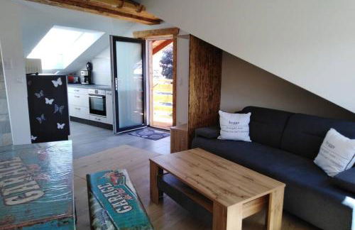 Komplette Dachwohnung mit Balkon und Bergblick - Foto 8