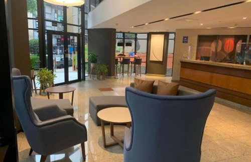 Flat em Hotel com Estacionamento Grátis e Piscina - Foto 12