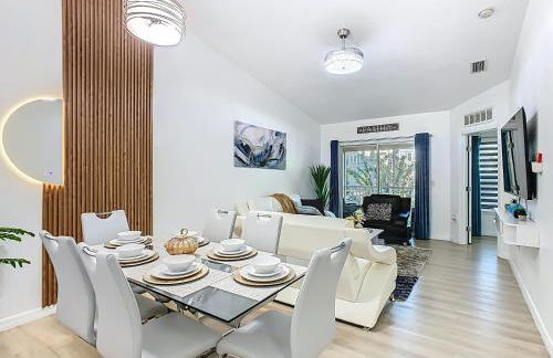 The Galactic Getaway, 3Bed, 2Bath Apartment, Free Parking, Heated Pool - Foto 53