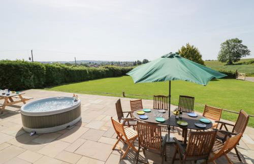 Lea Farm House - Photo 2