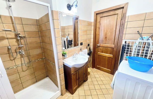 Pool, Jacuzzi and Events Room - Charming Villa in Umbria - Sleeps 24 - Lake View - Foto 54