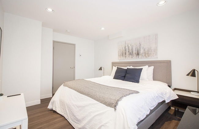 Luxurious 1bdrm Apartment With Parking and Wi-fi - Photo 11