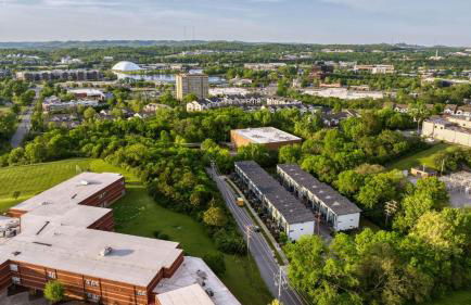 Luxe 4bdr w/ Balcony & Parking, 10 Mins to Broadway 9th Avenue by Avantstay - Foto 85