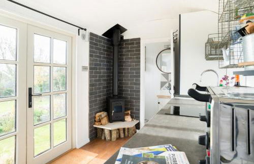 Purbeck Shepherd Huts - Photo 2