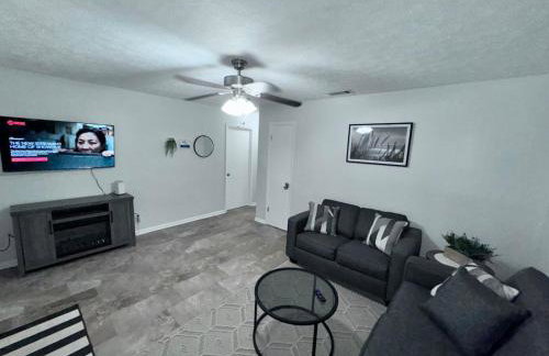 Downtown and Near, I-95. Pet Yes - Photo 16