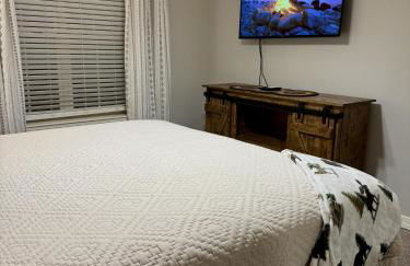 Lakefront Condo A-1 with Large Balcony - Foto 6