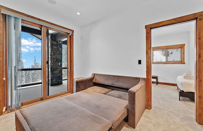 Inuksuk Lodge 4800 sq ft of Excellence - Photo 27