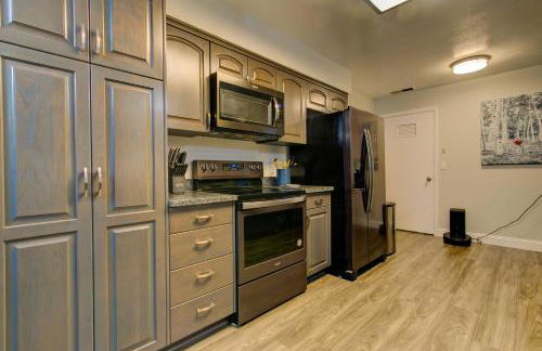 Modern Luxuries in a Quiet Convenient Location - Foto 18