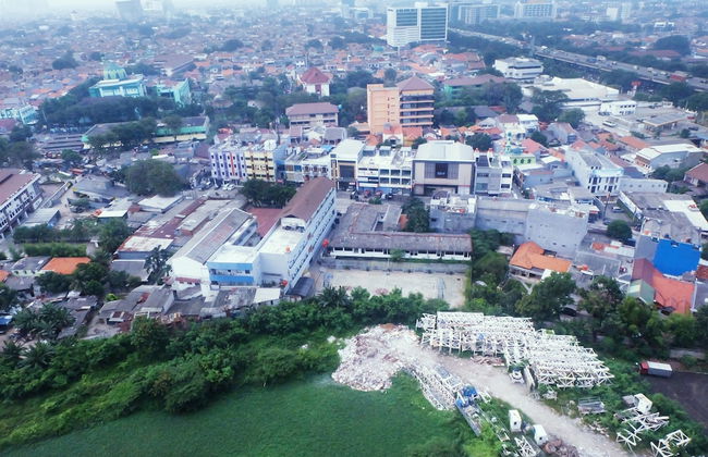 Best Price Green Pramuka Apartment - Foto 36