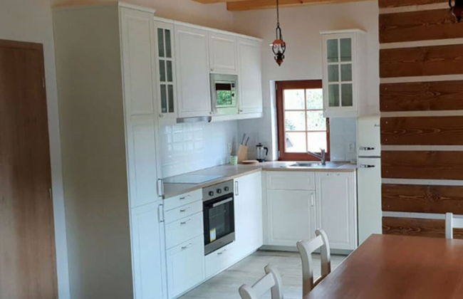 Inviting Villa With Warm Ambience - Photo 12