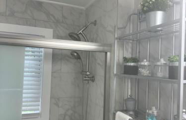 Beautiful 3 - 4 Bedroom Home Fully Furnished Including Utilities Close to I95 & Train - Foto 17