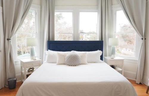 Stunning Forsyth Park Victorian - Walk to it all! - Foto 18