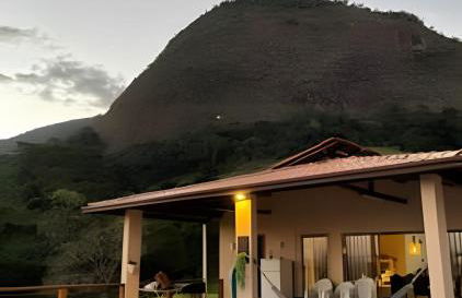 Sítio das Flores, 7 Km do centro de Castelo - Foto 17