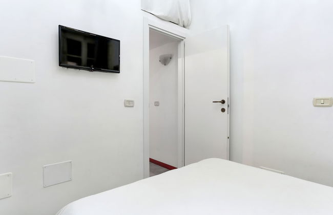 Charming Colosseum - Photo 5