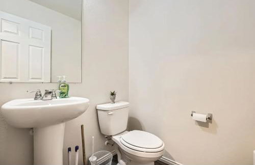 Modern Retreat with Private Office - Foto 17