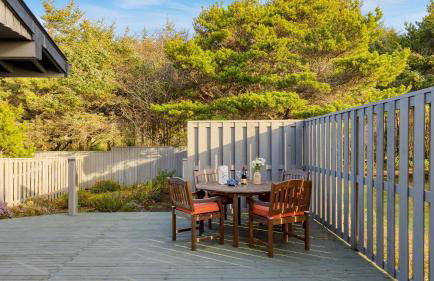 Half Block to Beach w/ Oceanview, Patio + Balcony The Shore Pine by Avantstay - Foto 60