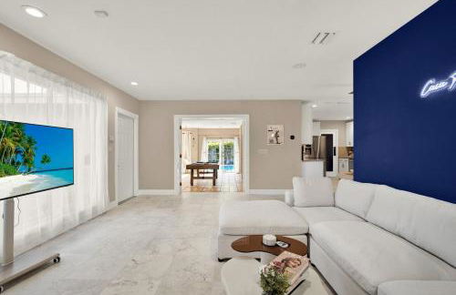 HUGE Outdoor soccer 4BR HEATED Pool house near Las Olas - Foto 35