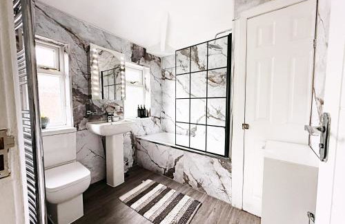 The Serene Stays - 3 Bed Home in Oldham Manchester - Foto 23