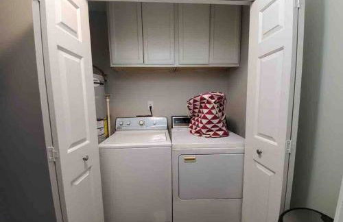 Modern Designer Townhouse 2Br Ideal for Long Stays! - Foto 20