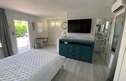 Queen Studio Walk to Beach Pool Parking - Foto 5