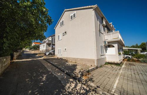 Violet Red Yellow Apartments - Foto 51