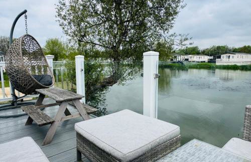 Exquisite Lake lodge in Hoburne Holiday Resort - Valentino Rose Lodge - Foto 76