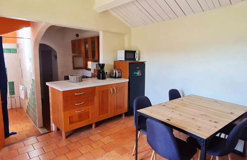 Maison charmante à Saint-Georges-de-Luzençon avec jacuzzi - Foto 4